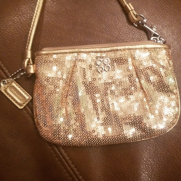 Coach wristlet - Picture 2 of 6